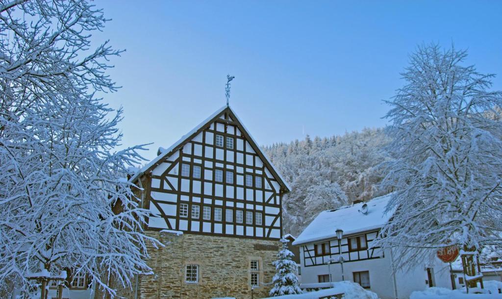 Waldhotel Im Wiesengrund Hurtgenwald Ngoại thất bức ảnh